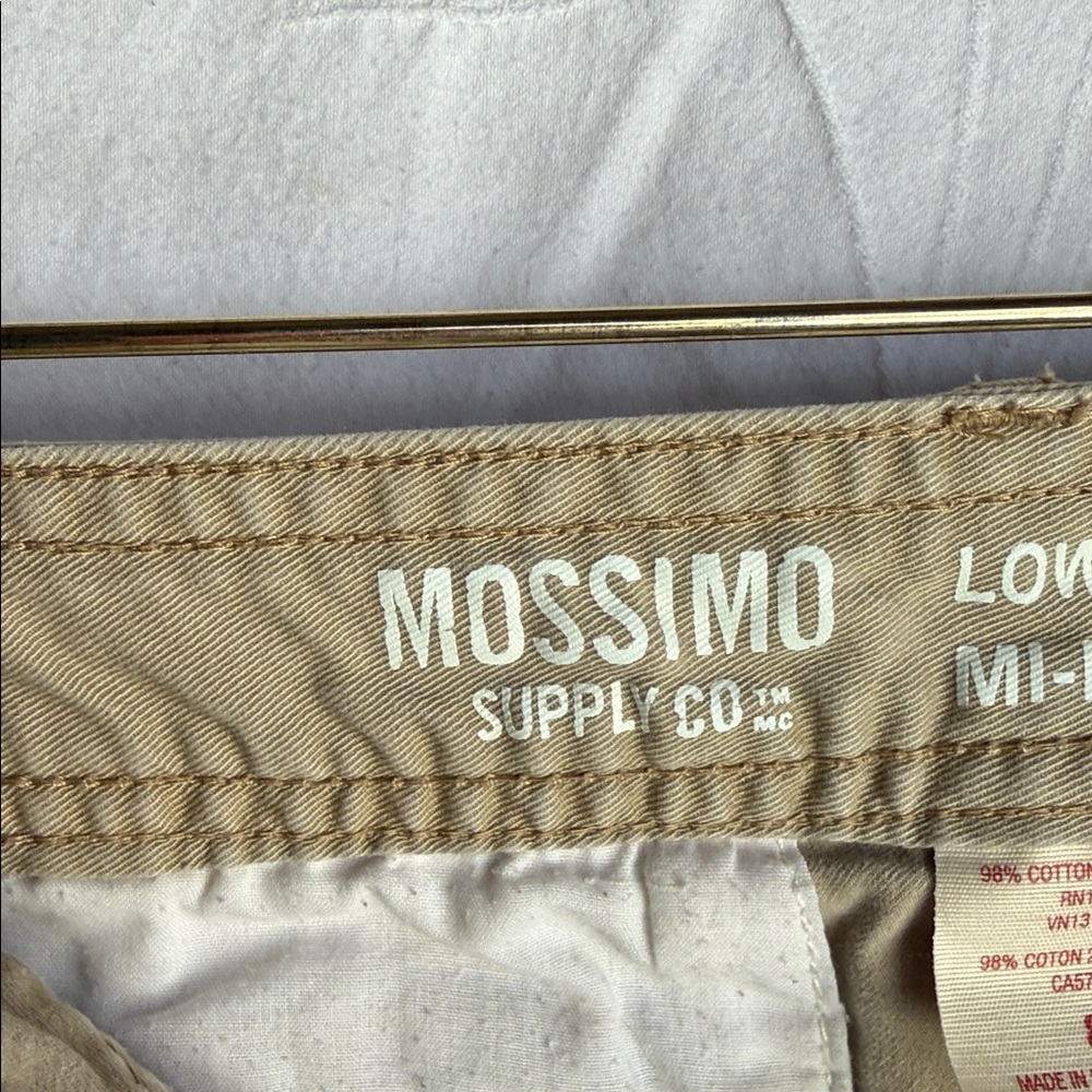 Mossimo Women’s Khaki Tan Low Rise Shorts Size 8 - Picture 4 of 6